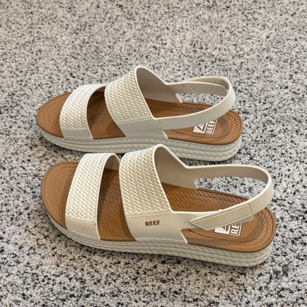Reef Women's sandal, white and tan, water vista, size 8.